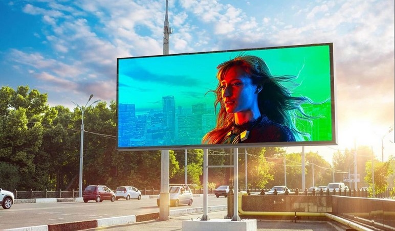 Billboards vs. Digital Ads: Which is More Effective?